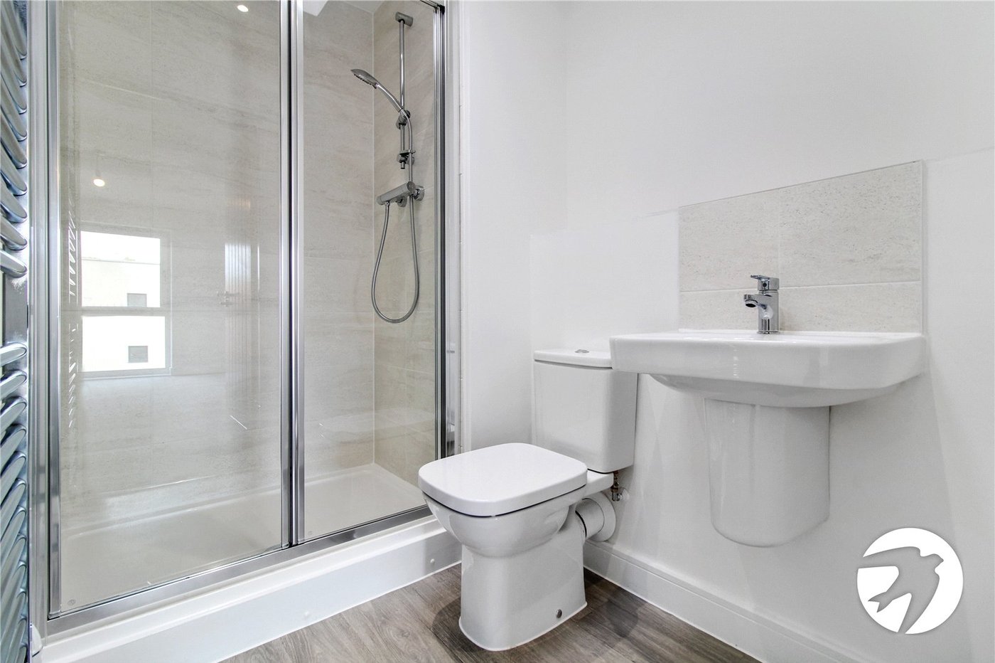 2 bedroom property to rent in Castle Hill | Robinson Michael & Jackson
