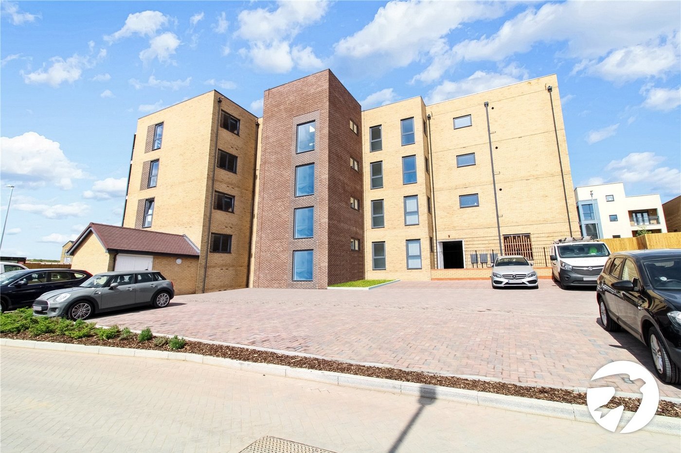 2 bedroom property to rent in Castle Hill | Robinson Michael & Jackson