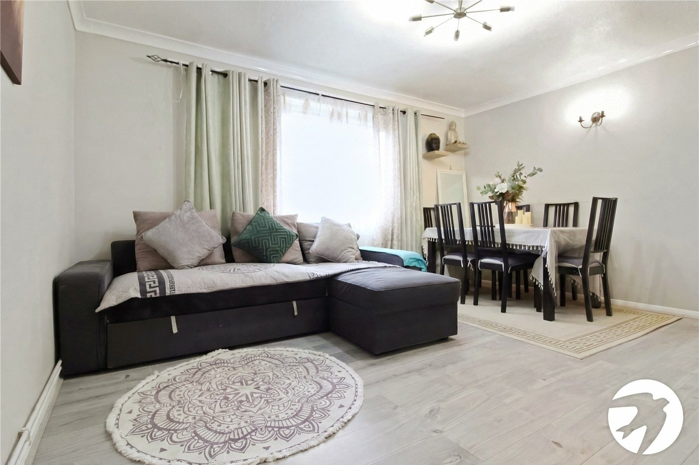 2 bedroom property to rent in Swanscombe | Robinson Michael & Jackson