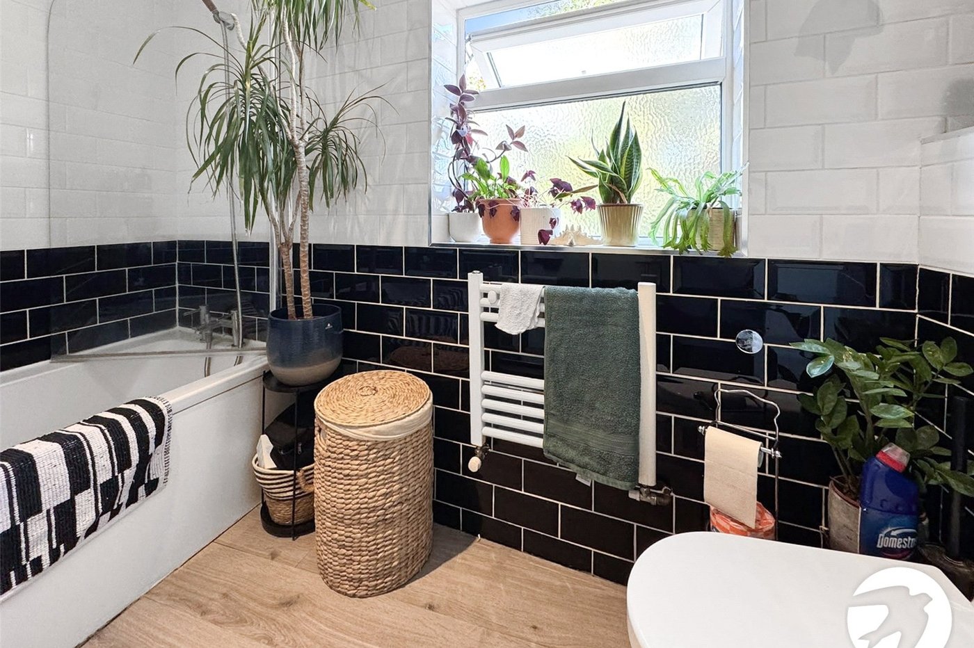 2 bedroom property to rent in London | Robinson Jackson