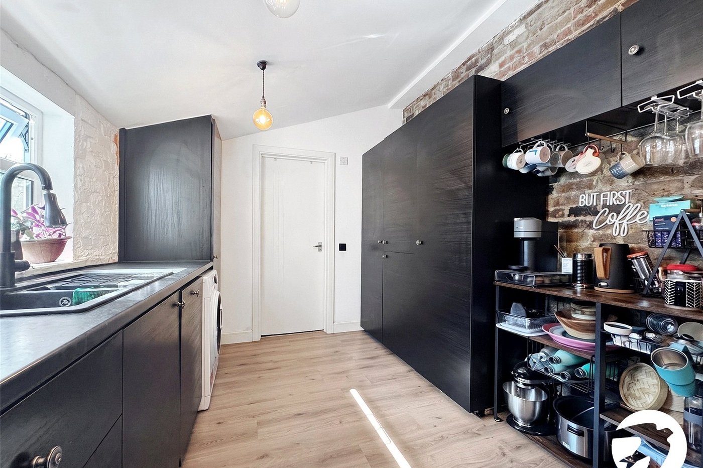 2 bedroom property to rent in London | Robinson Jackson