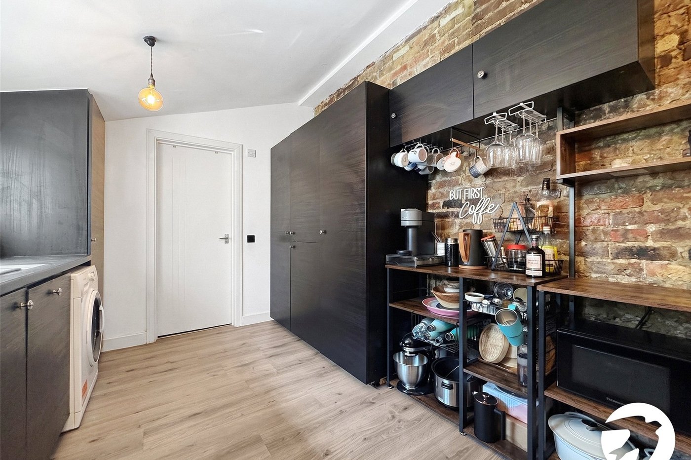 2 bedroom property to rent in London | Robinson Jackson