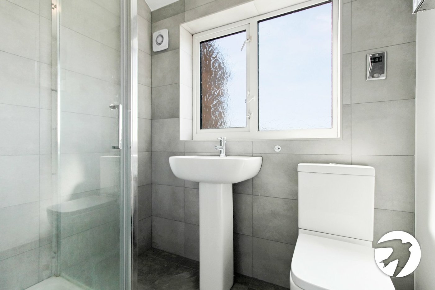 3 bedroom property to rent in Swanscombe | Robinson Michael & Jackson