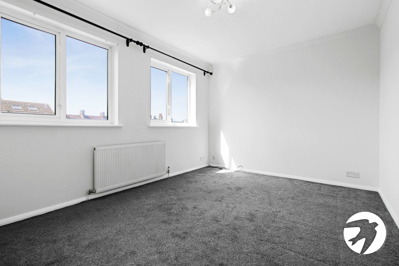 3 bedroom property to rent in Swanscombe | Robinson Michael & Jackson