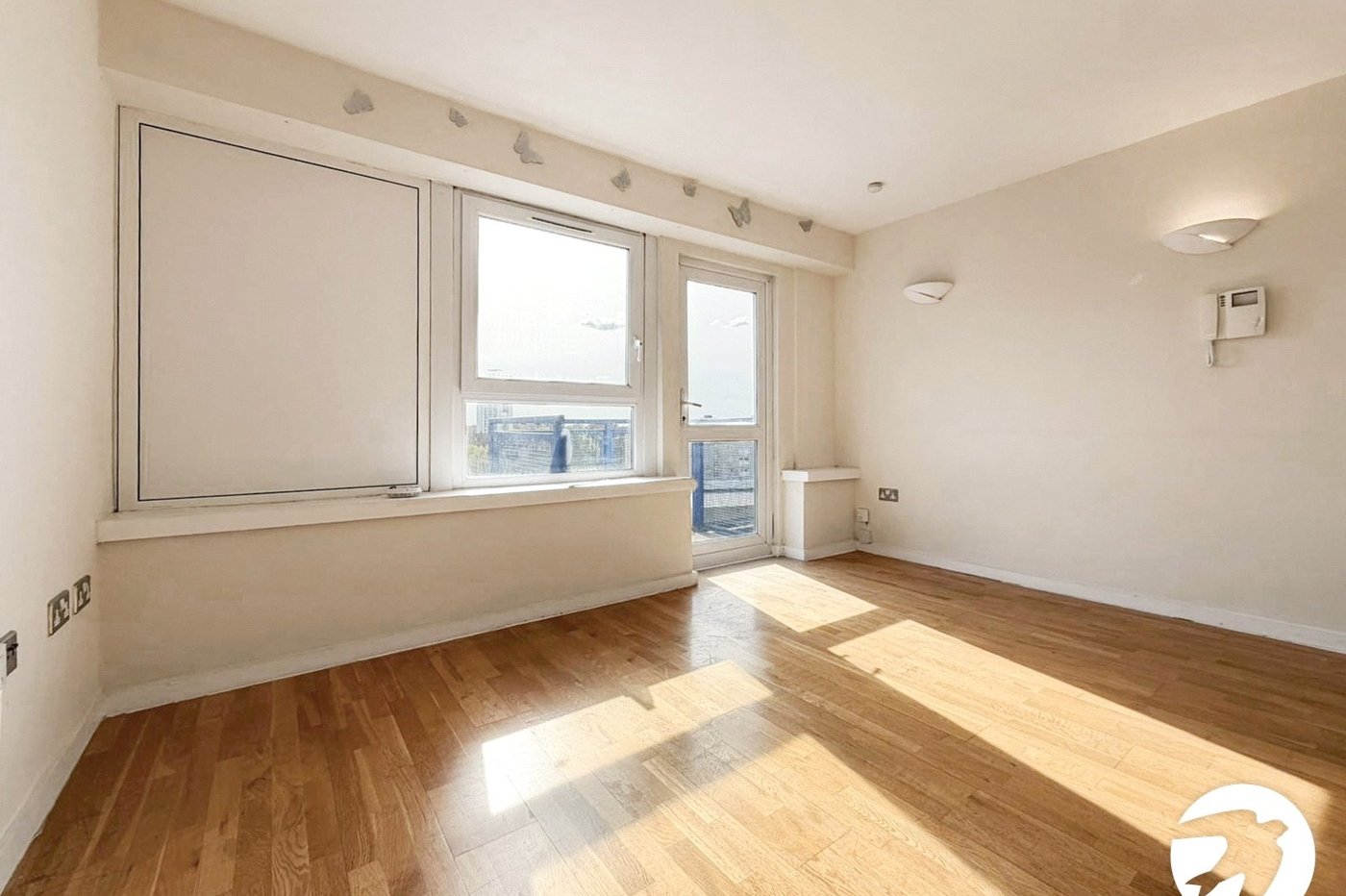 2 bedroom property to rent in London | 