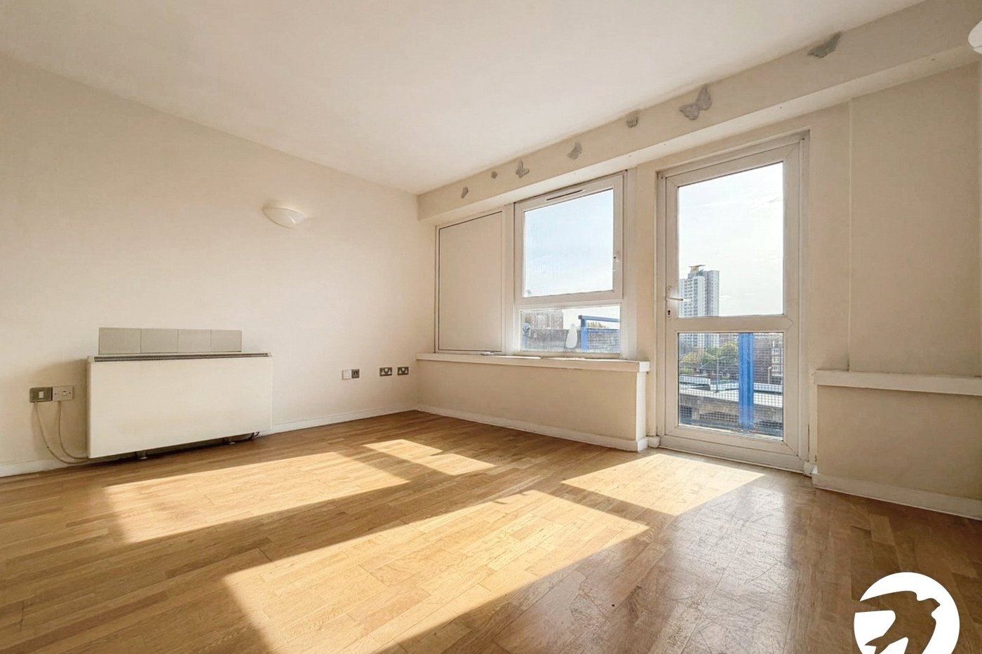 2 bedroom property to rent in London | 