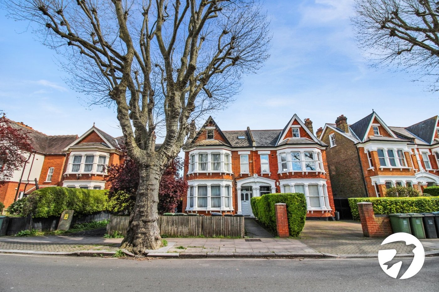 2 bedroom property to rent in London | Robinson Jackson