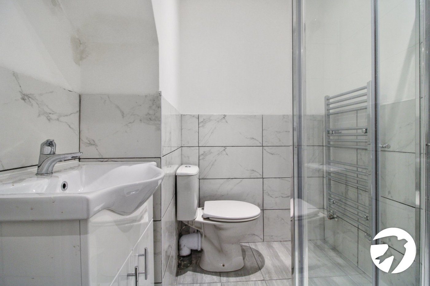 2 bedroom property to rent in London | Robinson Jackson