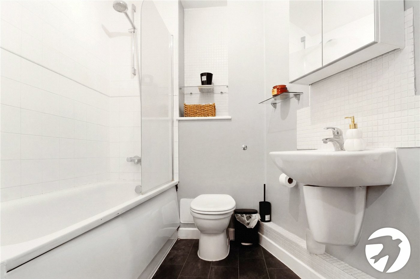 1 bedroom property to rent in Greenhithe | Robinson Michael & Jackson