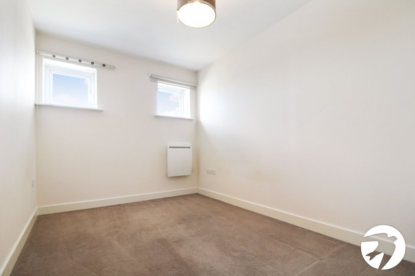 2 bedroom property to rent in Greenhithe | Robinson Michael & Jackson