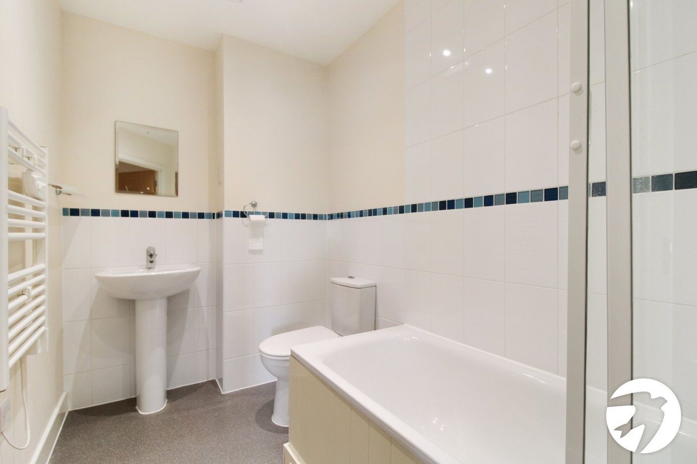 2 bedroom property to rent in Greenhithe | Robinson Michael & Jackson