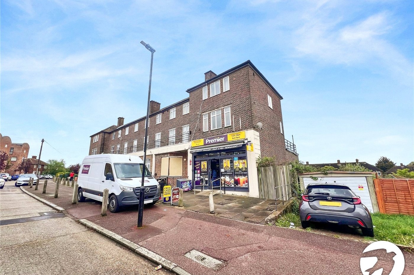 2 bedroom property to rent in London | Robinson Jackson