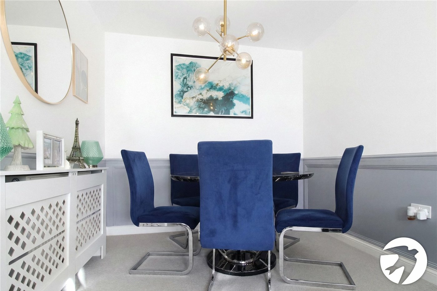 2 bedroom property to rent in Castle Hill | Robinson Michael & Jackson