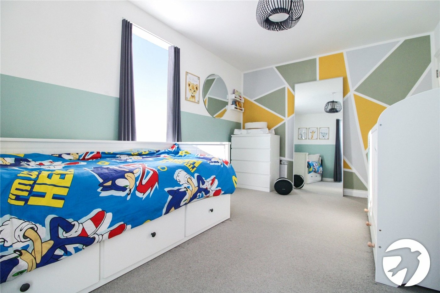 2 bedroom property to rent in Castle Hill | Robinson Michael & Jackson