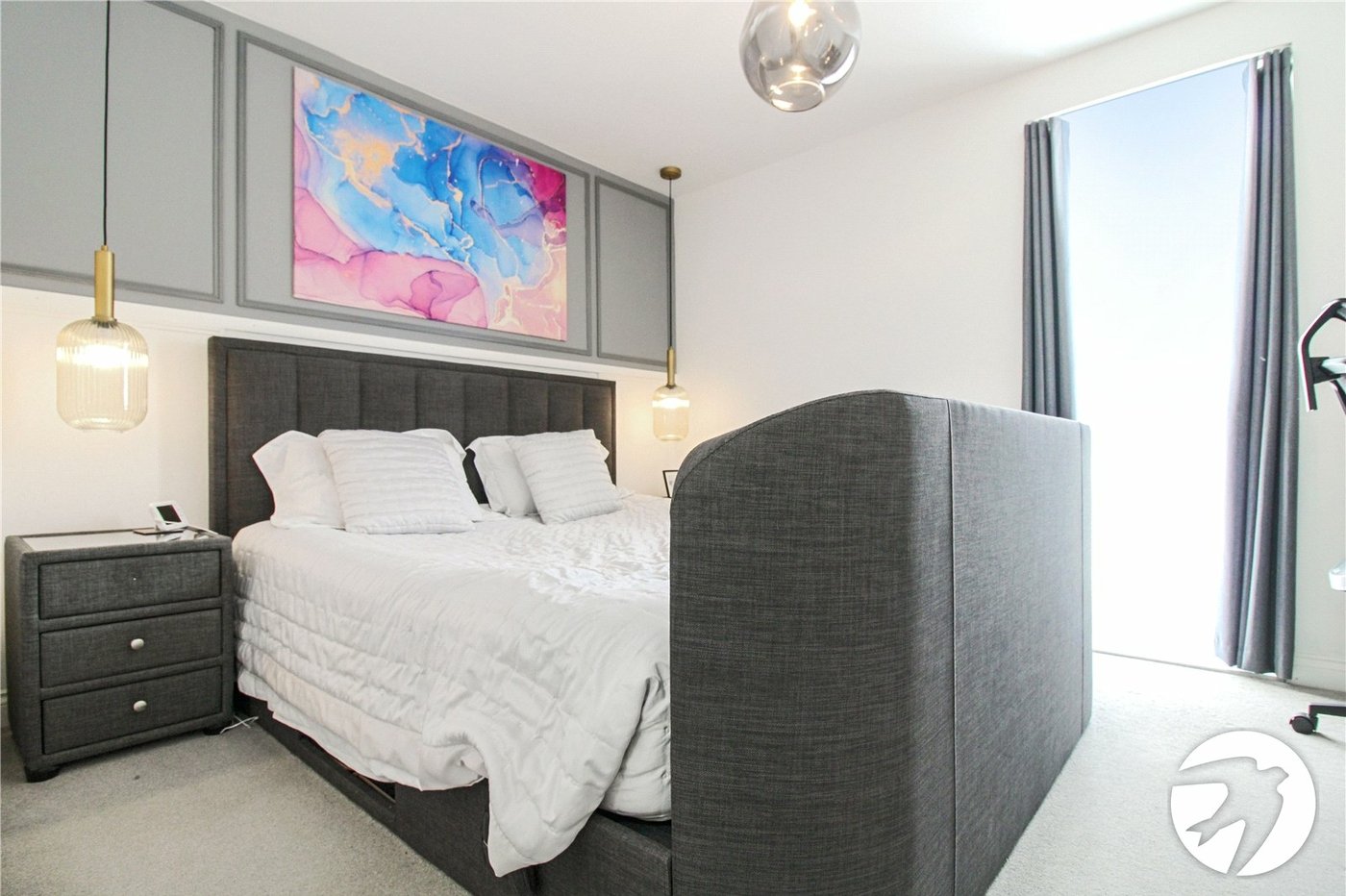 2 bedroom property to rent in Castle Hill | Robinson Michael & Jackson