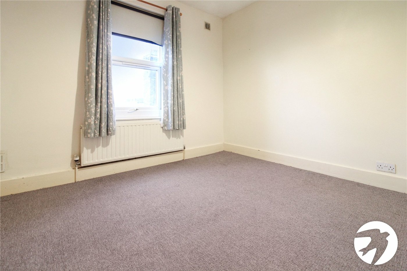 2 bedroom house to rent in Greenhithe | Robinson Michael & Jackson
