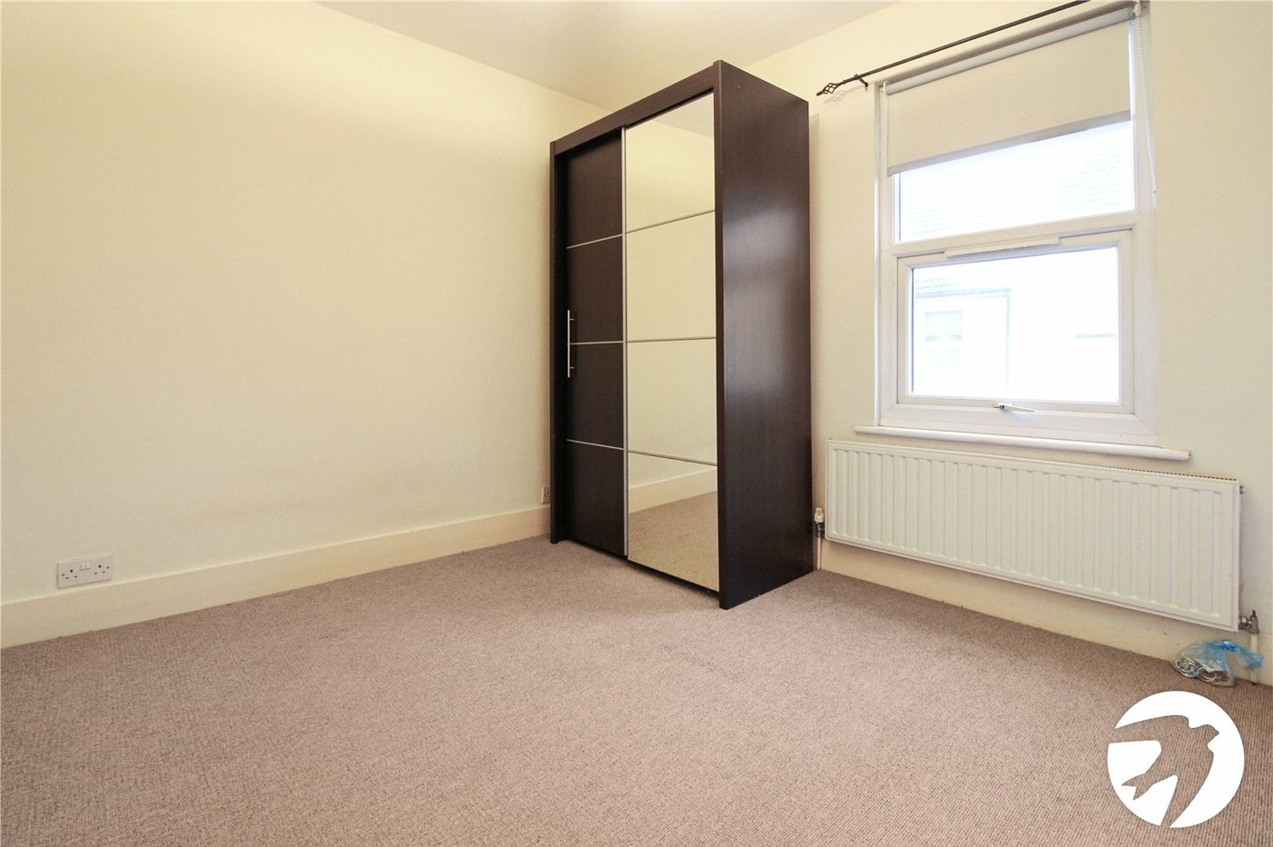 2 bedroom house to rent in Greenhithe | Robinson Michael & Jackson