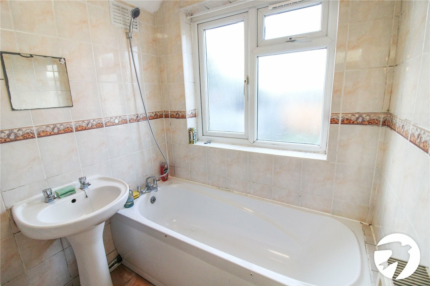 2 bedroom house to rent in Greenhithe | Robinson Michael & Jackson
