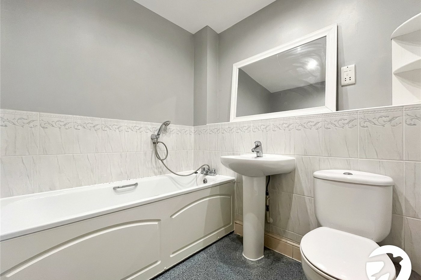 2 bedroom property to rent in Gillingham | Robinson Michael & Jackson