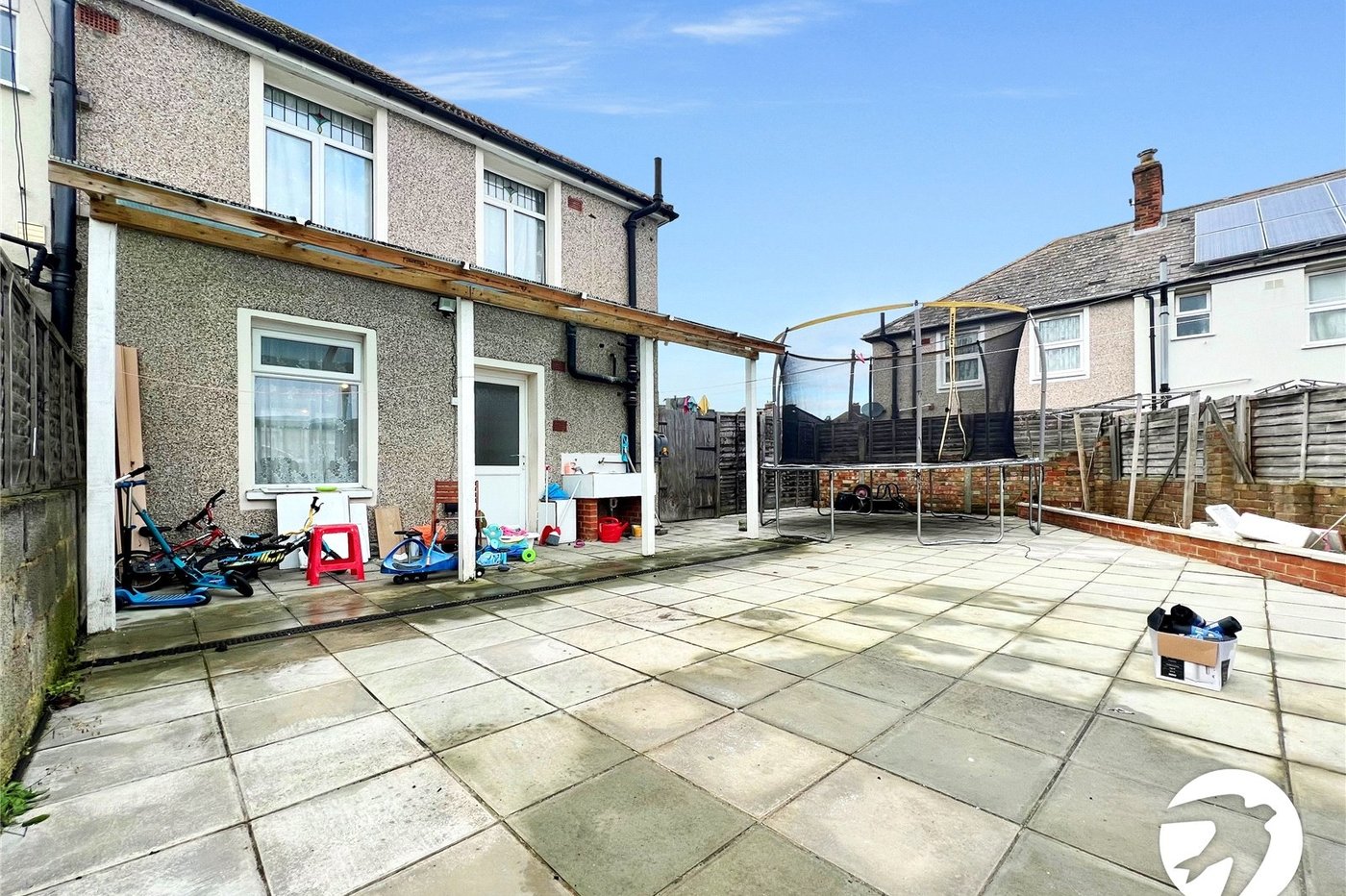 3 bedroom house to rent in Dartford | Robinson Jackson