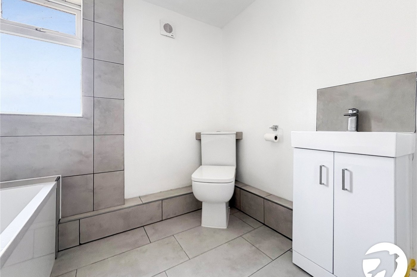 3 bedroom house to rent in Chatham | Robinson Michael & Jackson