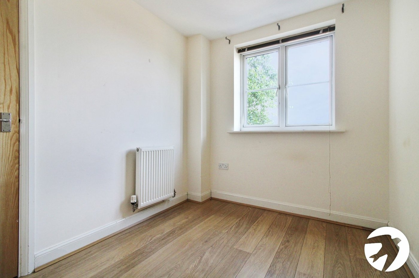 2 bedroom property to rent in Greenhithe | Robinson Michael & Jackson