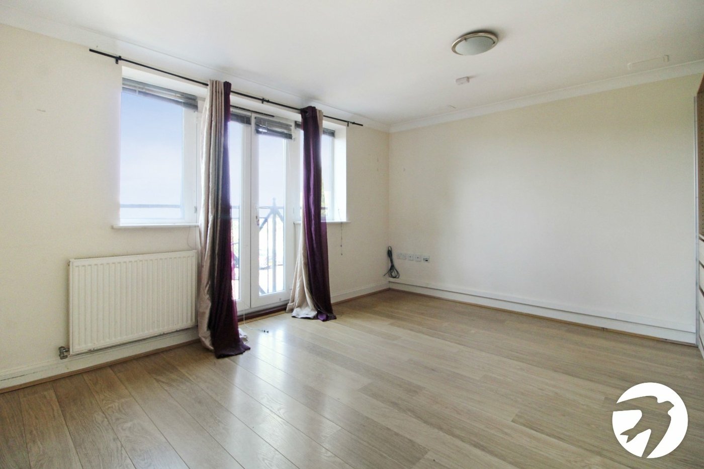 2 bedroom property to rent in Greenhithe | Robinson Michael & Jackson