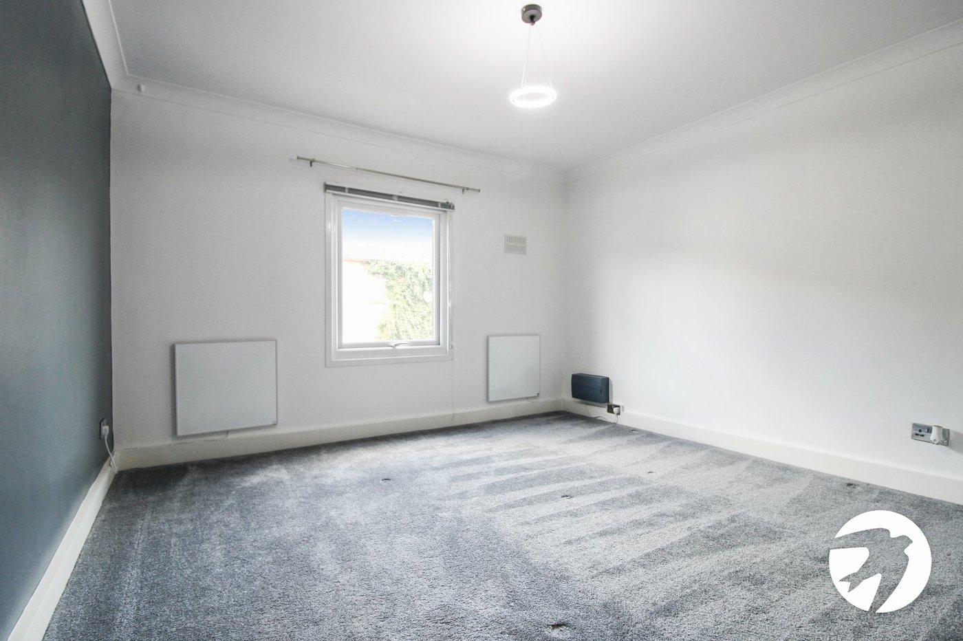 1 bedroom property to rent in Greenhithe | Robinson Michael & Jackson