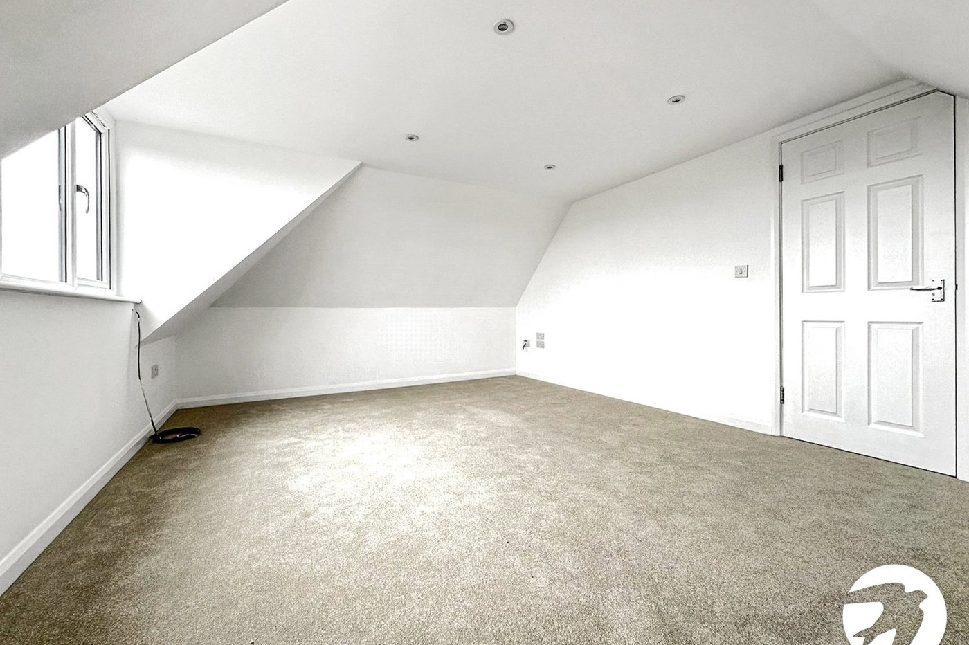 1 bedroom property to rent in Greenhithe | Robinson Michael & Jackson