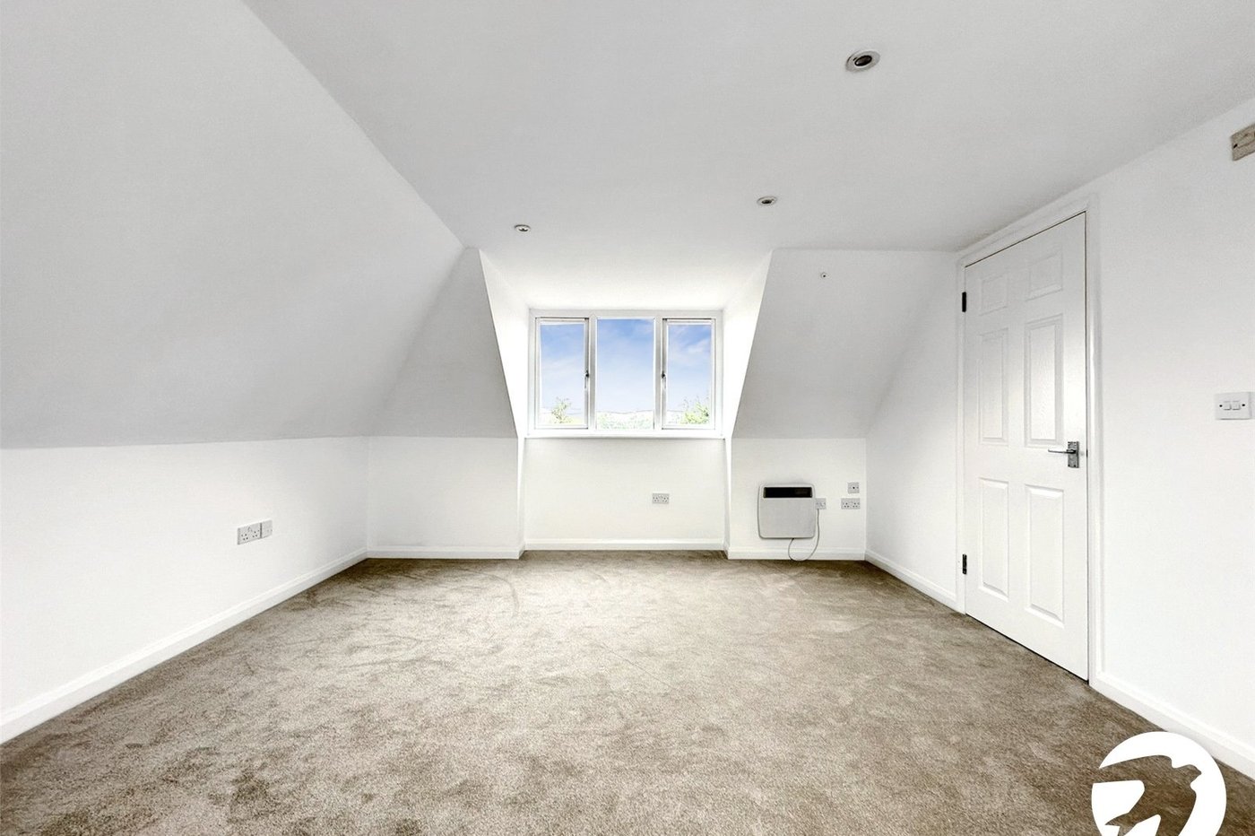 1 bedroom property to rent in Greenhithe | Robinson Michael & Jackson