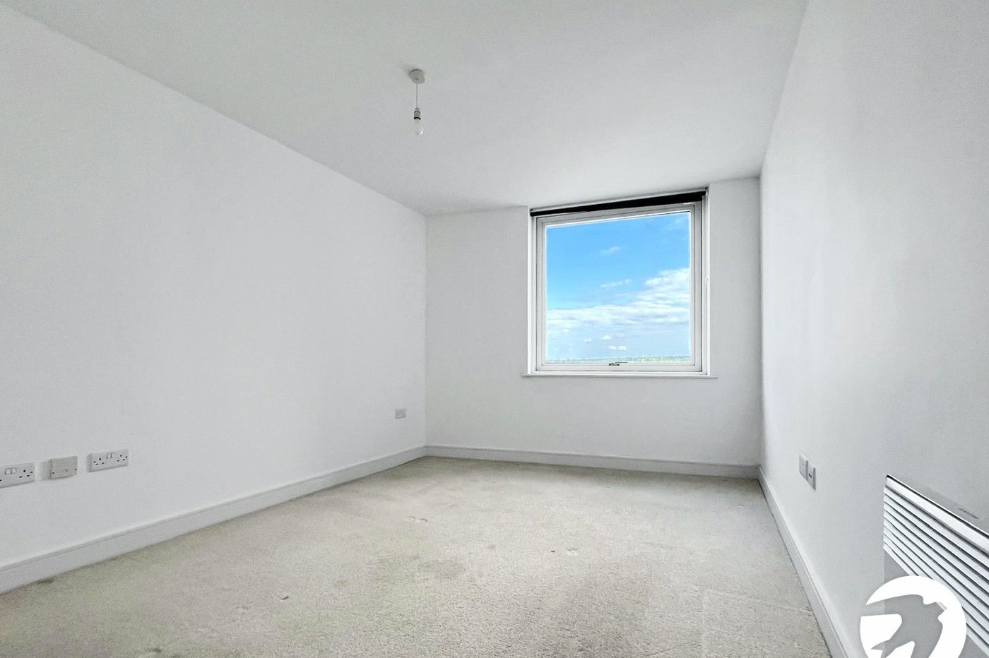 2 bedroom property to rent in Dock Head Road | Robinson Michael & Jackson