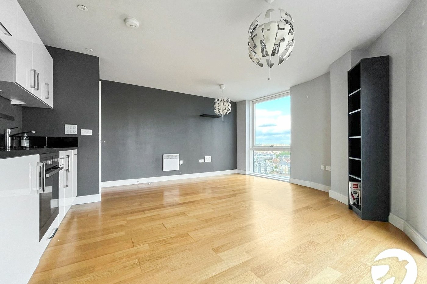 2 bedroom property to rent in Dock Head Road | Robinson Michael & Jackson