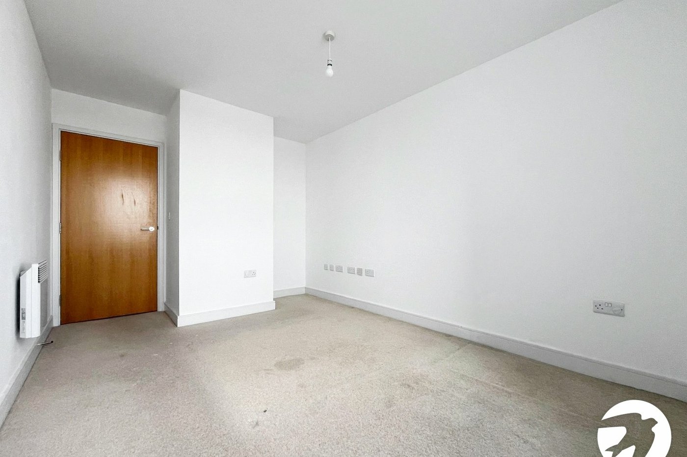 2 bedroom property to rent in Dock Head Road | Robinson Michael & Jackson