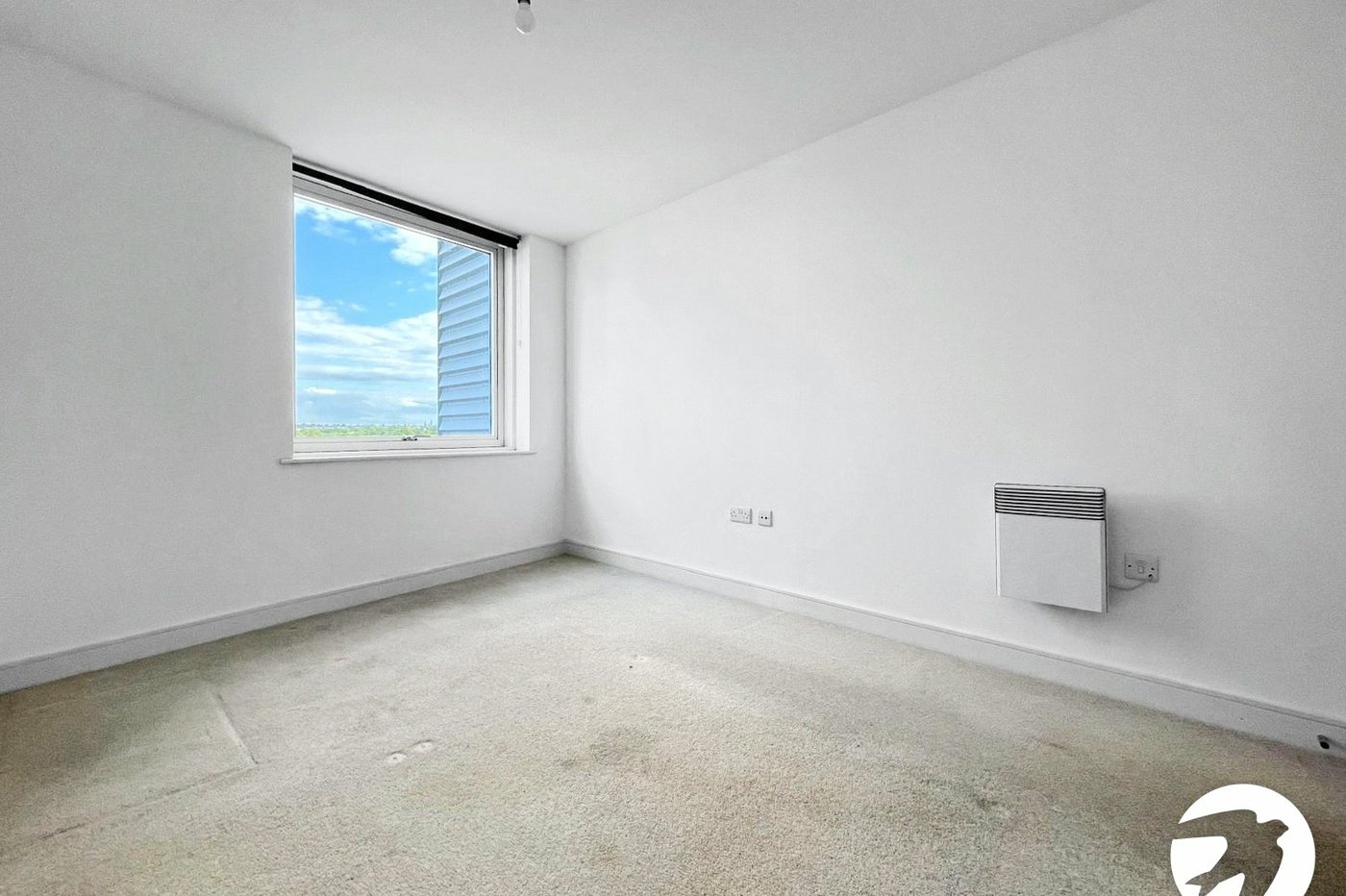 2 bedroom property to rent in Dock Head Road | Robinson Michael & Jackson