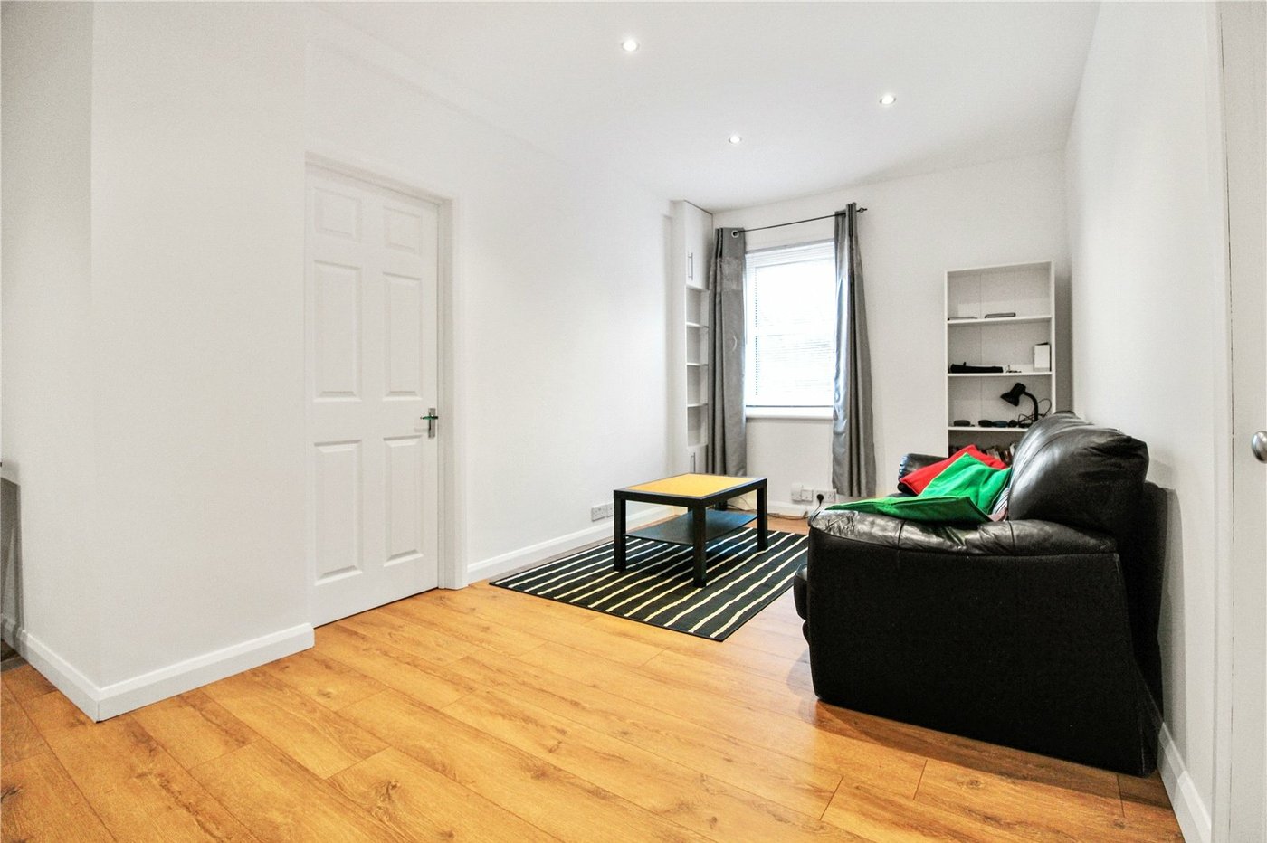 2 bedroom property to rent in Orpington | Robinson Jackson