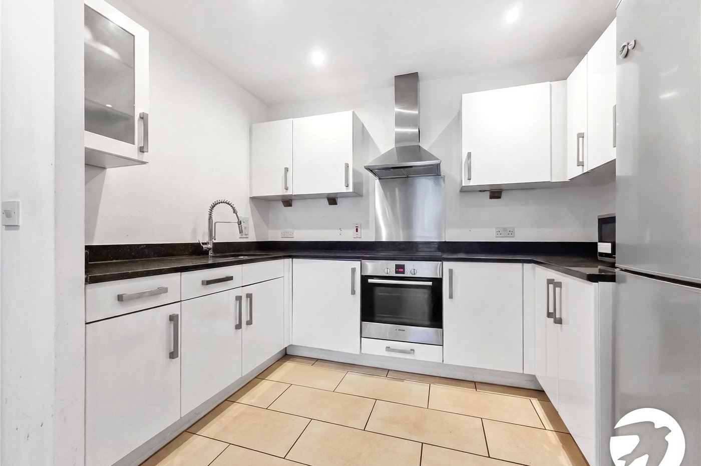 2 bedroom property to rent in Birdwood Avenue | Robinson Jackson