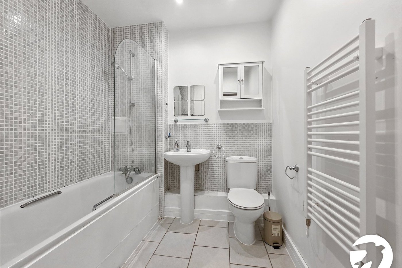 2 bedroom property to rent in Birdwood Avenue | Robinson Jackson