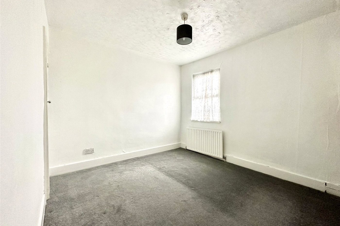 2 bedroom house to rent in Swanscombe | Robinson Michael & Jackson