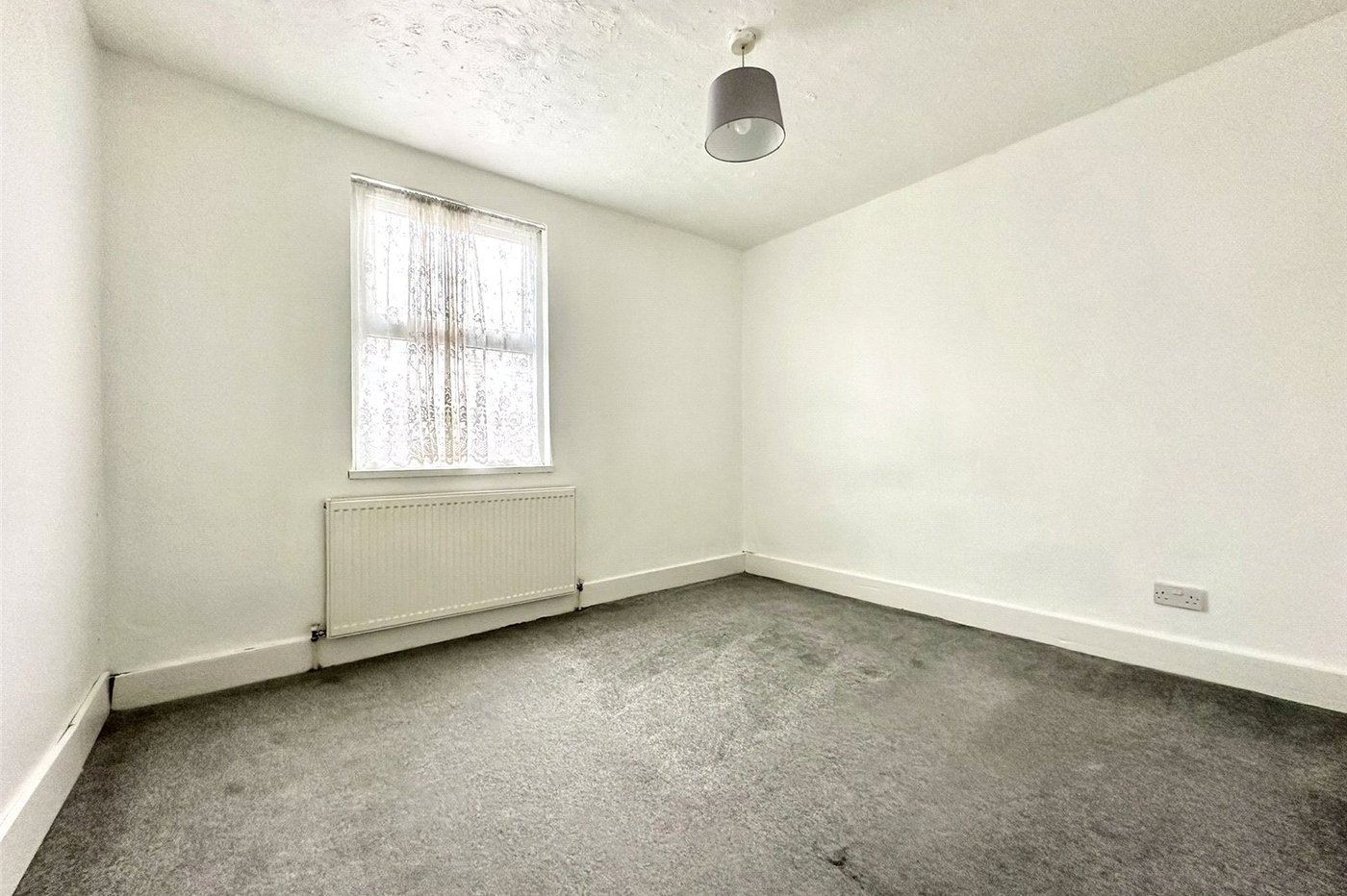 2 bedroom house to rent in Swanscombe | Robinson Michael & Jackson