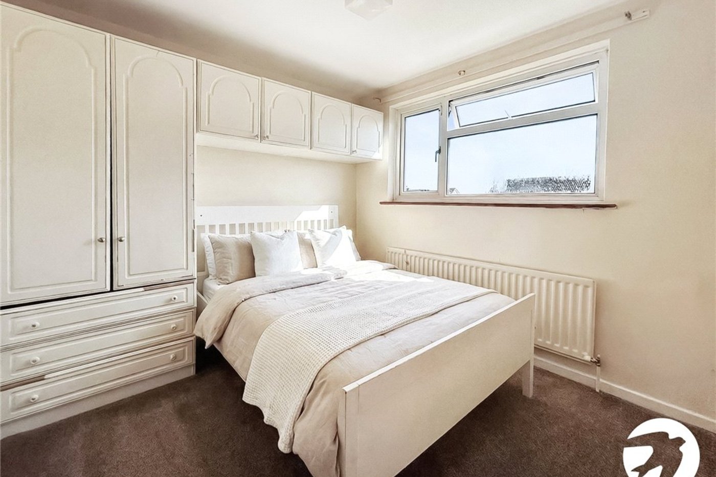 5 bedroom house to rent in Hextable | Robinson Jackson