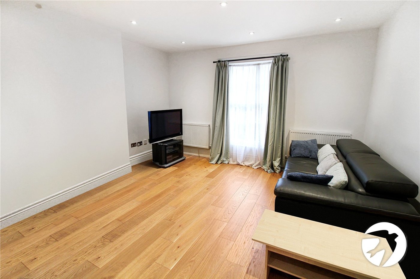 2 bedroom property to rent in Gravesend | Robinson Michael & Jackson
