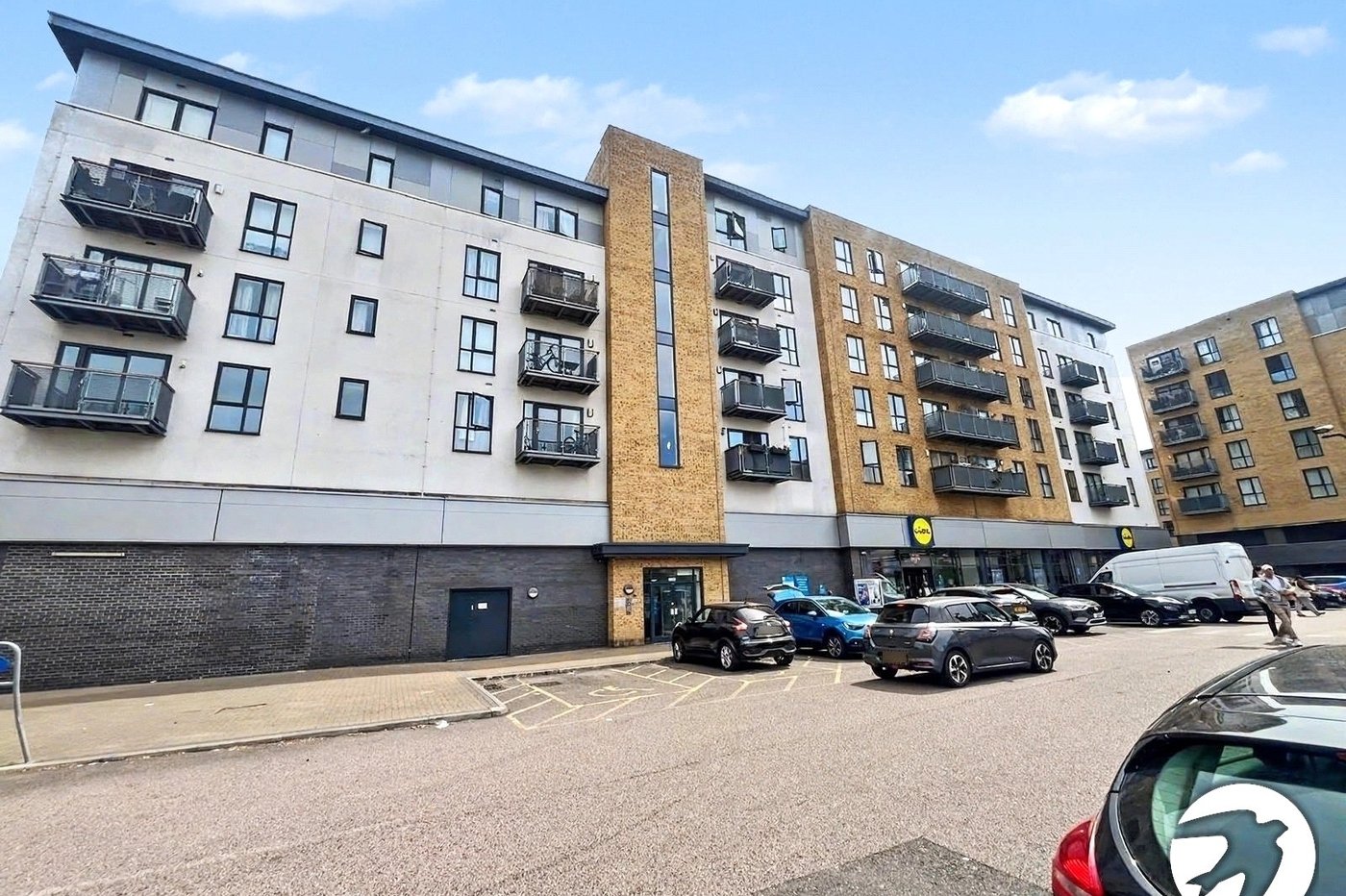2 bedroom property to rent in Belvedere | Robinson Jackson