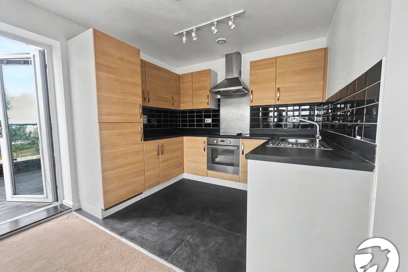 2 bedroom property to rent in Belvedere | Robinson Jackson