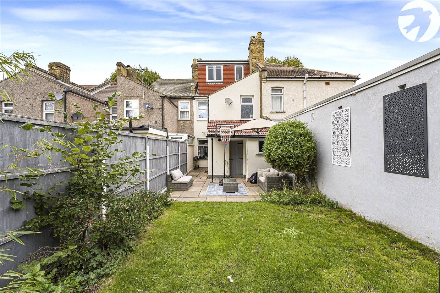 4 bedroom house to rent in Dartford | Robinson Jackson