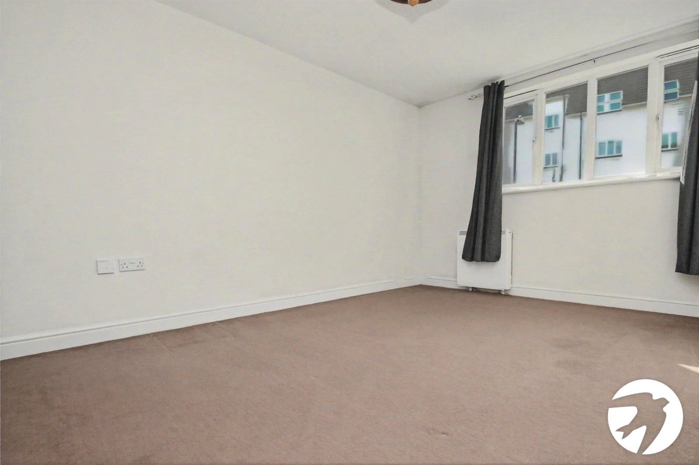 2 bedroom property to rent in Waterside | Robinson Michael & Jackson