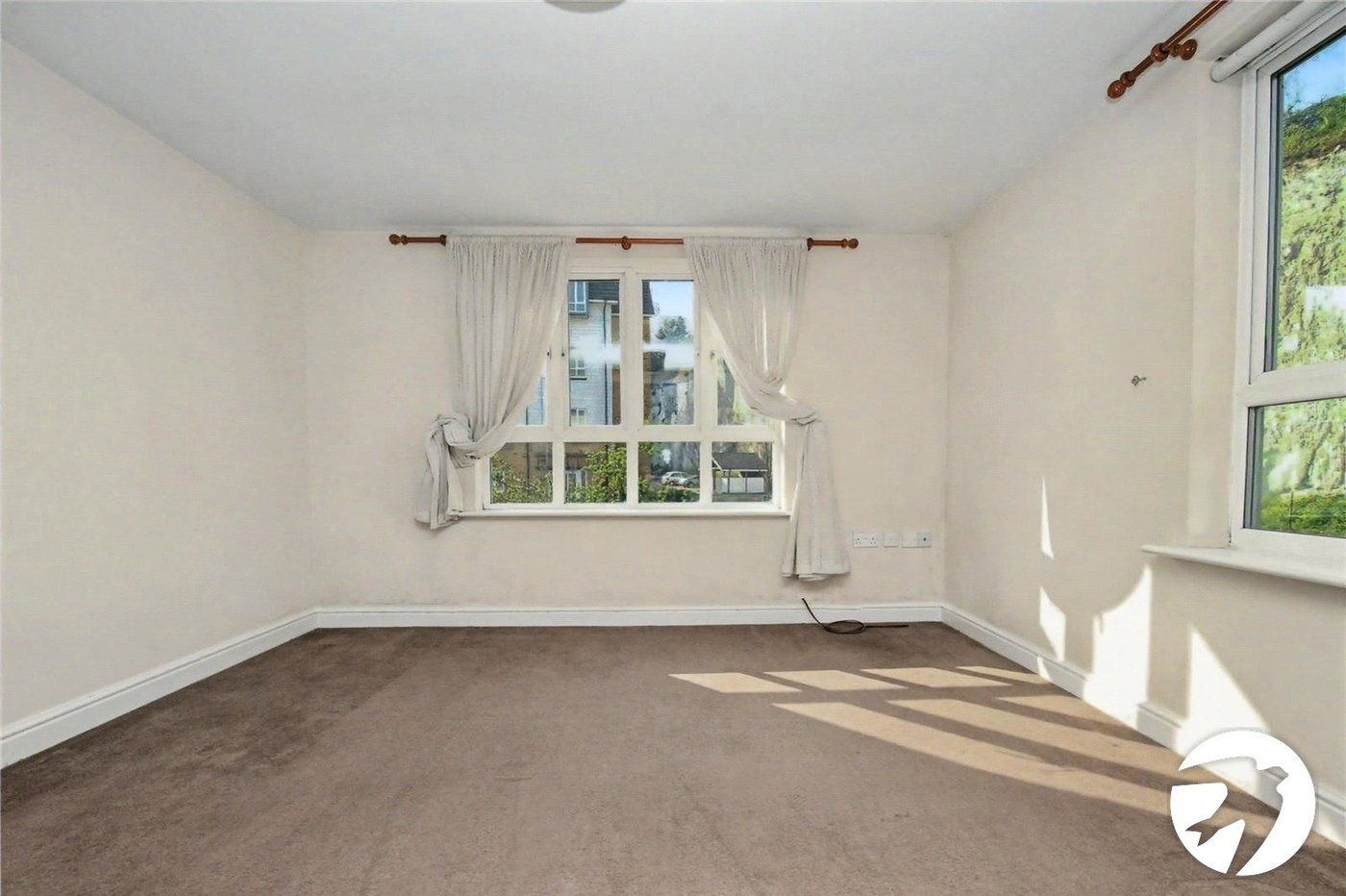 2 bedroom property to rent in Waterside | Robinson Michael & Jackson