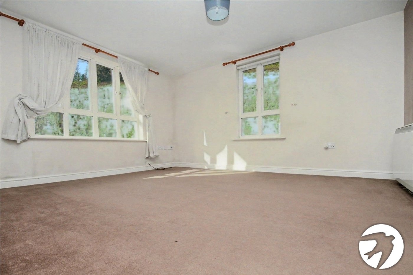 2 bedroom property to rent in Waterside | Robinson Michael & Jackson