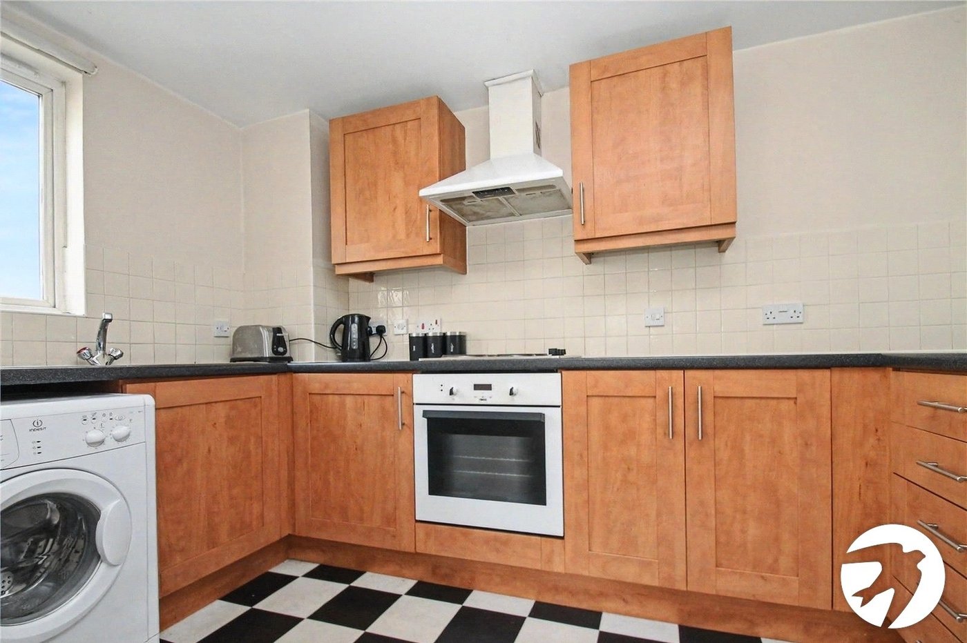 2 bedroom property to rent in Waterside | Robinson Michael & Jackson