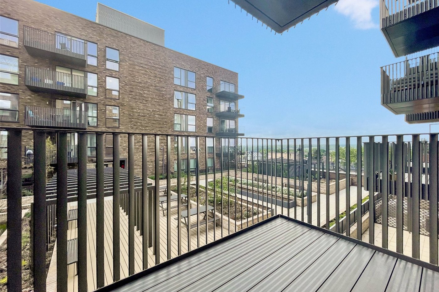 1 bedroom property to rent in 5 Regal Walk | Robinson Jackson