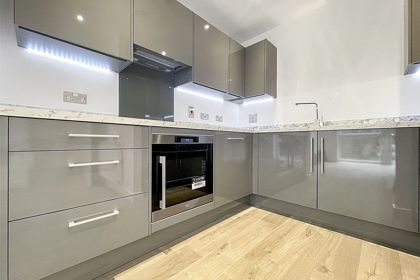 1 bedroom property to rent in 5 Regal Walk | Robinson Jackson